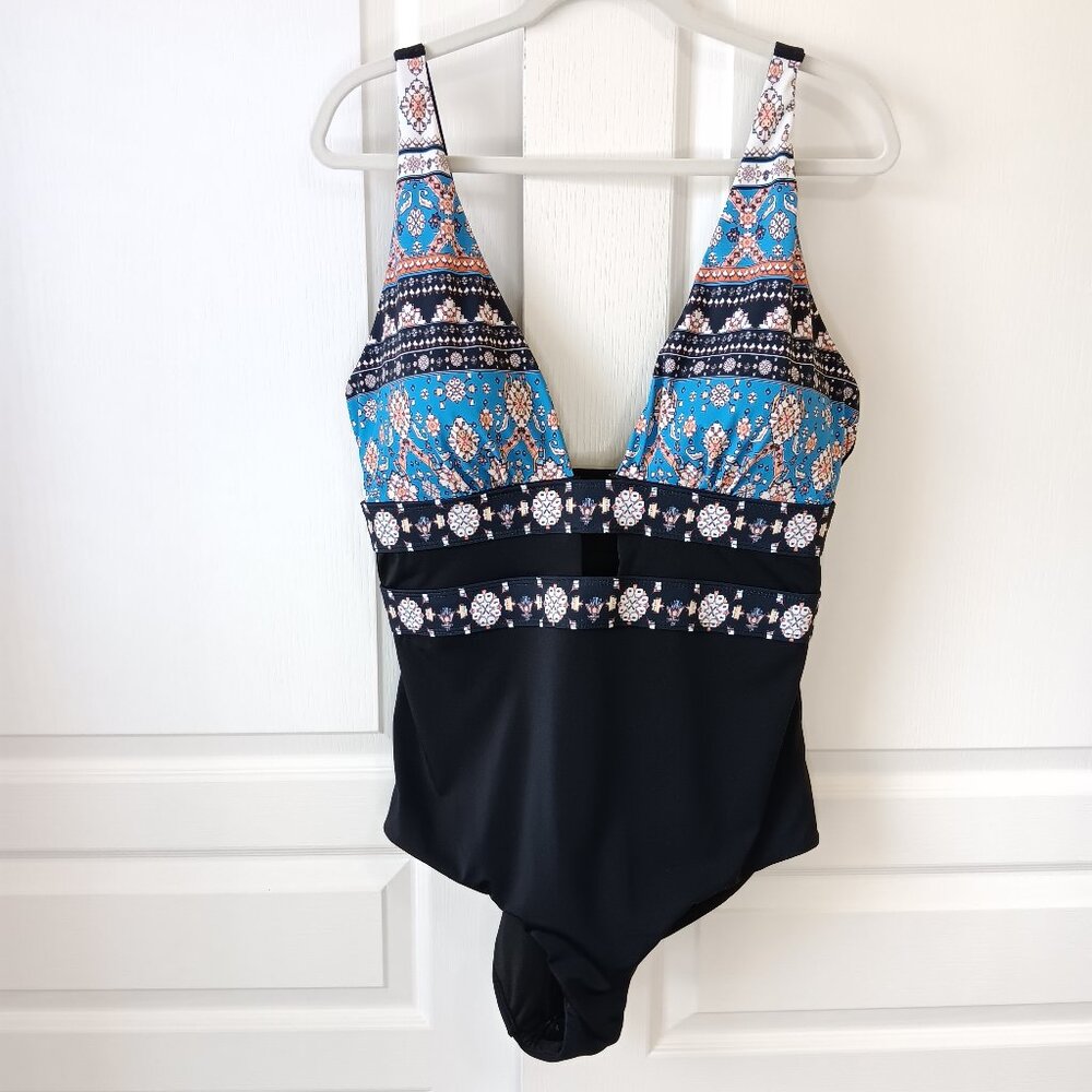 Meet.Curve Women's Plus Blue Charming Printed CutOut One-Piece Swimsuit Size 2X